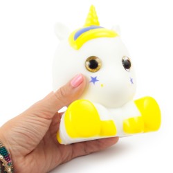 Squishy maskotka - jednorożec z dużymi oczami