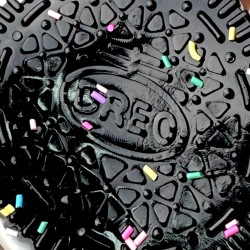 Gniotek antystresowy Oreo Jumbo 10 cm z kolorową posypką