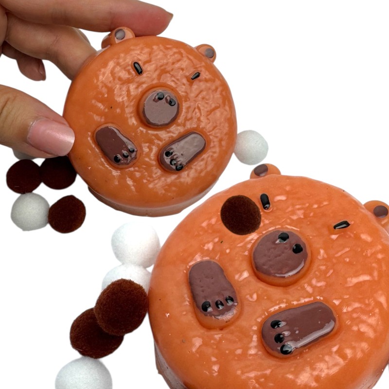 Gniotek Kapibara Taba Squishy z Pomponikami